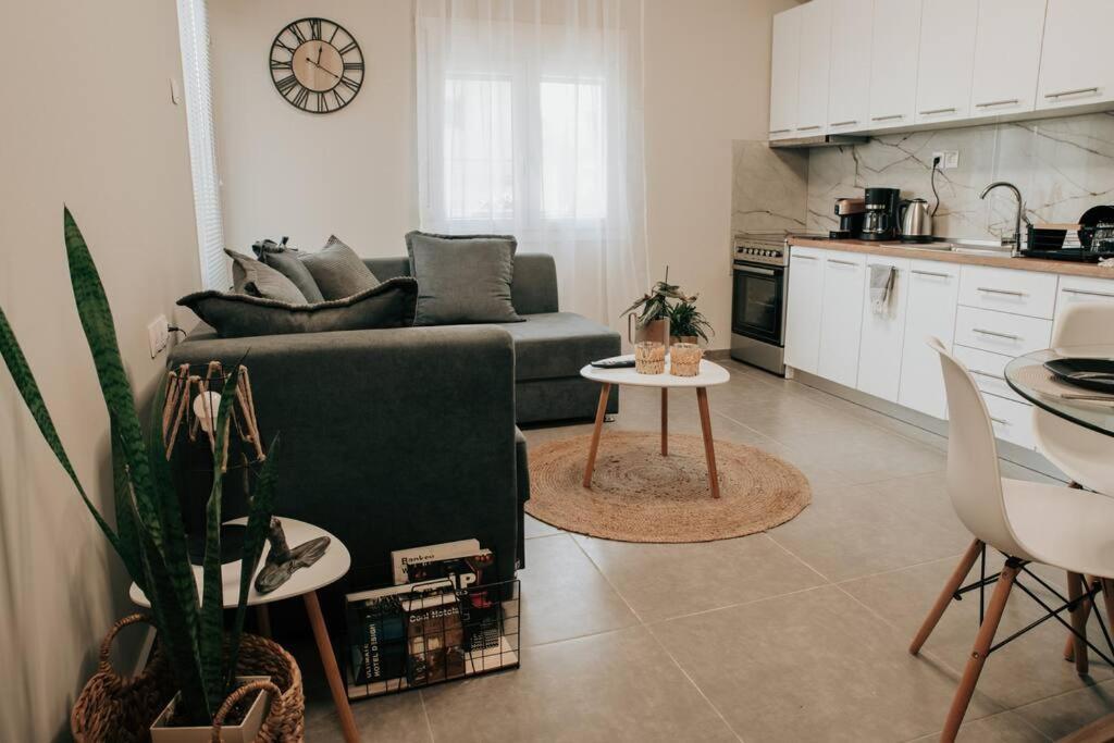 Вилла Sophia'S Coastal Retreat Коринос Экстерьер фото